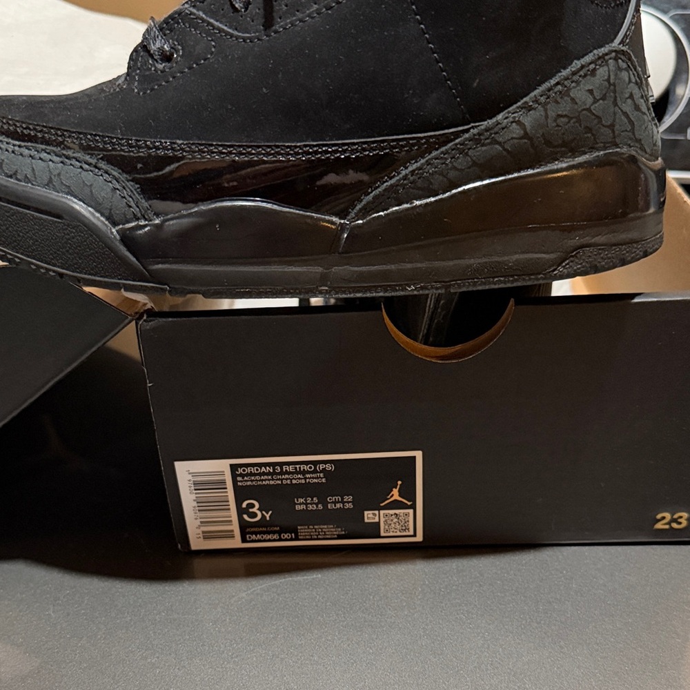 Jordan 3 Retro sneakers